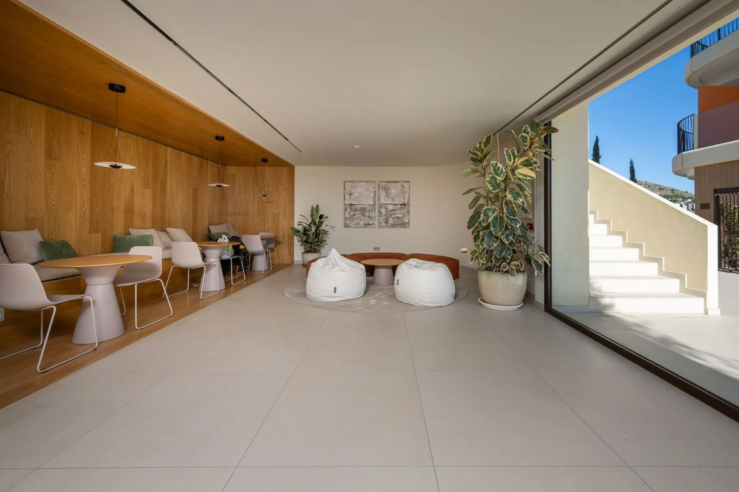 Tucked away in the tranquil hills of El Higueron, this stylish newly built community is an exceptional residential urbanization that beautifully combines the best of luxury living, nature, and modern design. Just a short 3-minute walk from the renowned Hi
