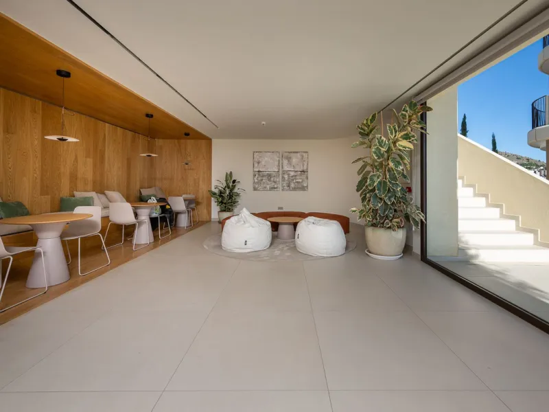 Tucked away in the tranquil hills of El Higueron, this stylish newly built community is an exceptional residential urbanization that beautifully combines the best of luxury living, nature, and modern design. Just a short 3-minute walk from the renowned Hi