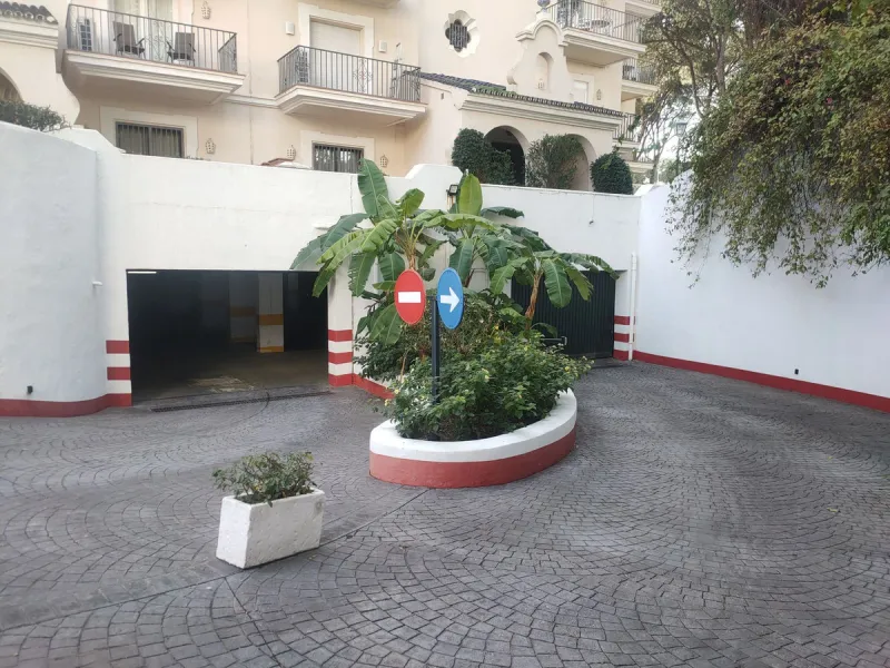 Апартамент нижний этаж, Puerto Banús, Costa del Sol