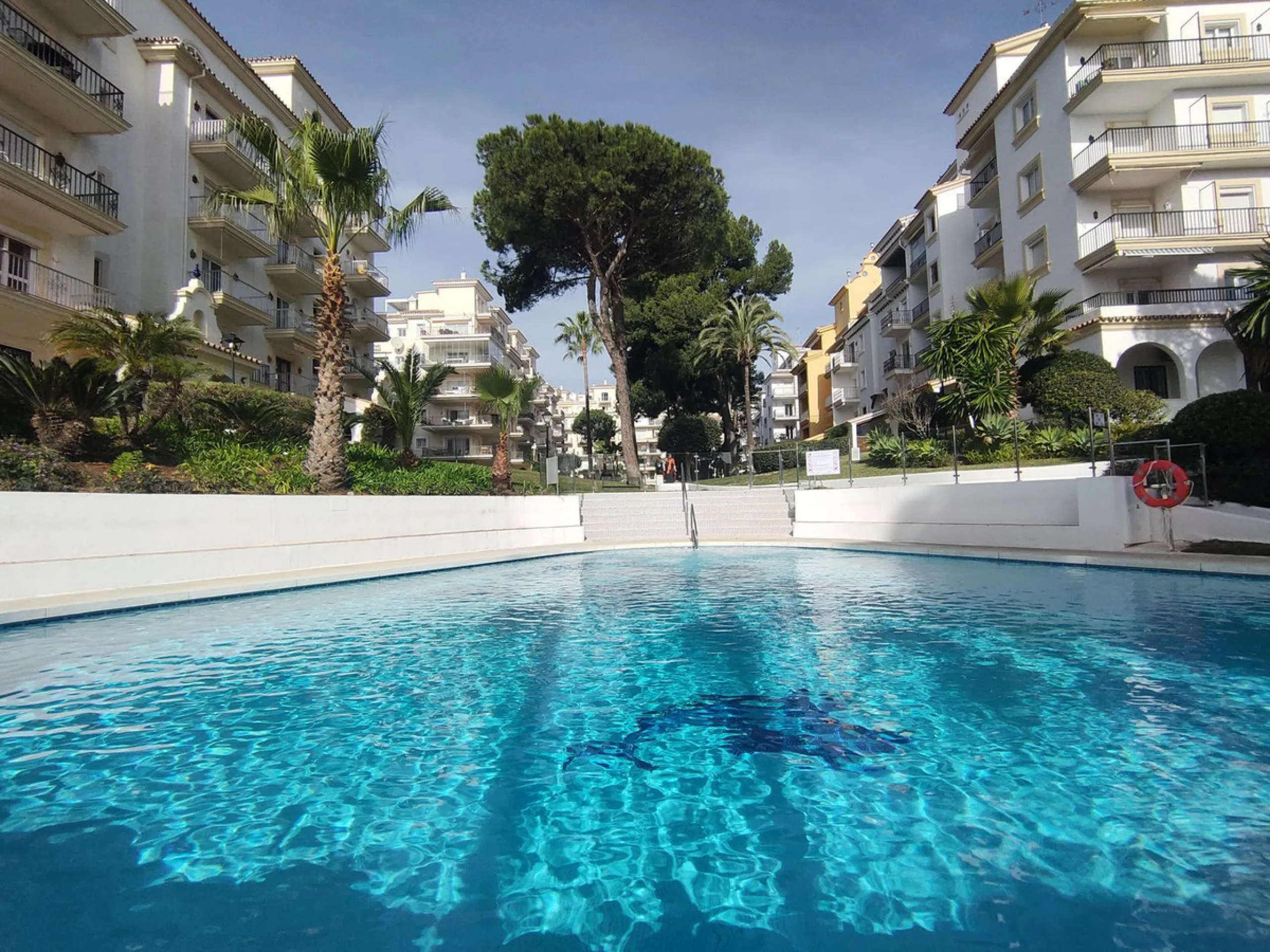 Апартамент нижний этаж, Puerto Banús, Costa del Sol