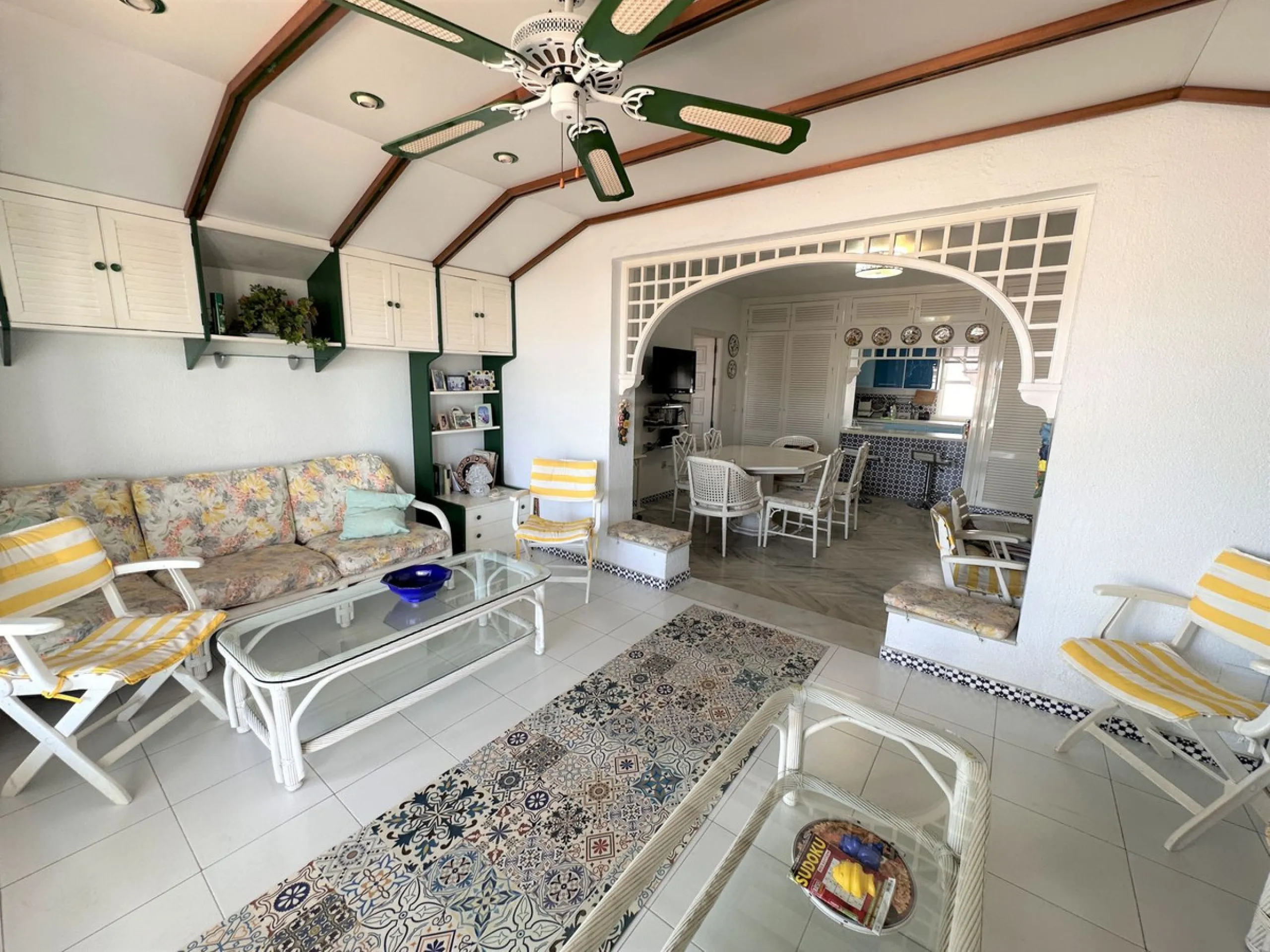 Apartment - Penthouse в продаже в Fuengirola, Málaga. В доме 3 спален и 2 ванных комнат. Площадь дома 135 м²