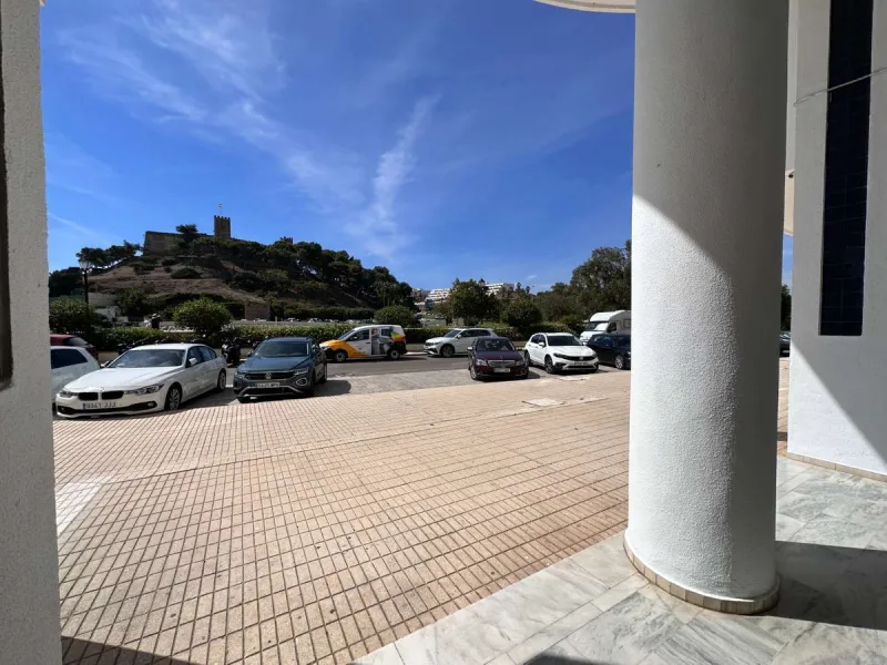Apartment - Penthouse в продаже в Fuengirola, Málaga. В доме 3 спален и 2 ванных комнат. Площадь дома 135 м²