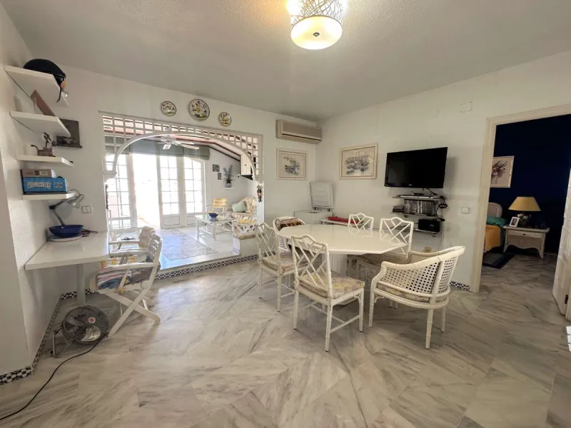 Apartment - Penthouse в продаже в Fuengirola, Málaga. В доме 3 спален и 2 ванных комнат. Площадь дома 135 м²