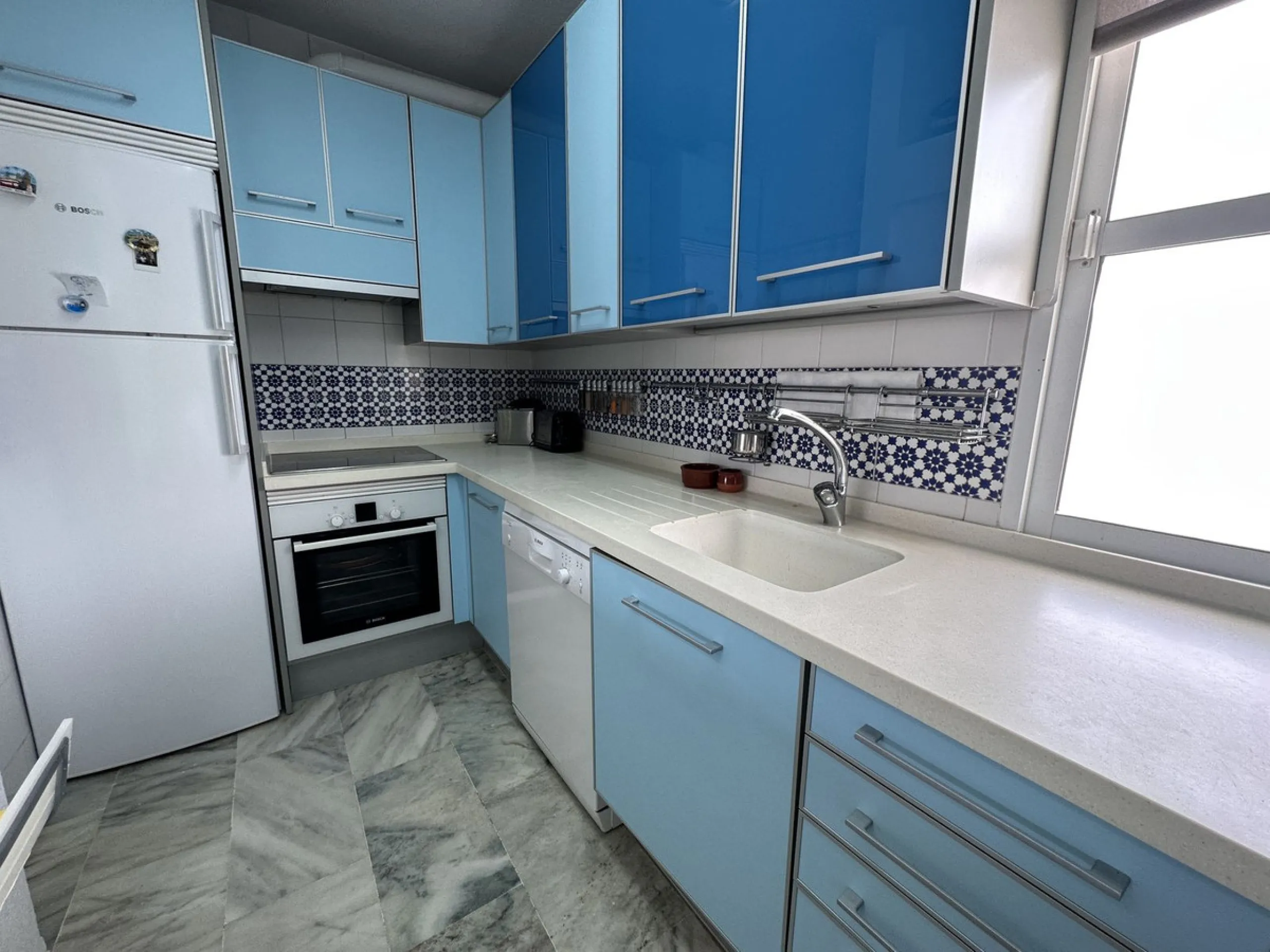Apartment - Penthouse в продаже в Fuengirola, Málaga. В доме 3 спален и 2 ванных комнат. Площадь дома 135 м²