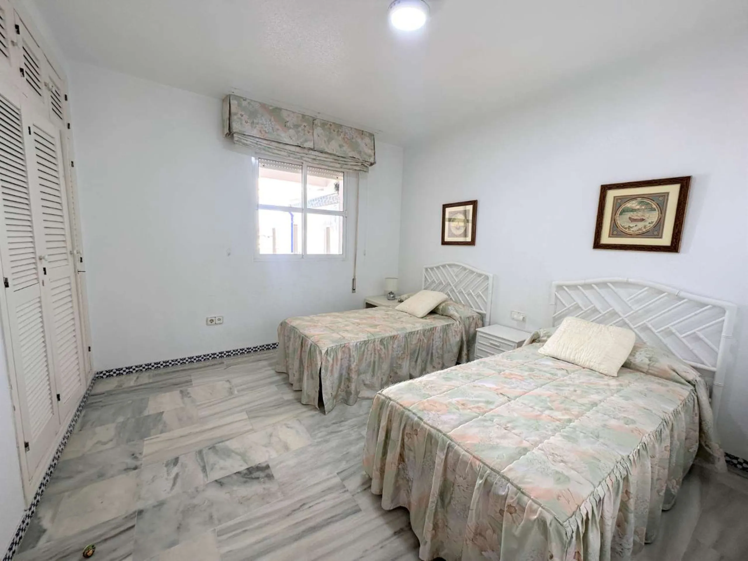 Apartment - Penthouse в продаже в Fuengirola, Málaga. В доме 3 спален и 2 ванных комнат. Площадь дома 135 м²