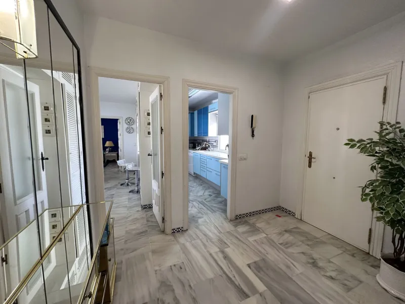 Apartment - Penthouse в продаже в Fuengirola, Málaga. В доме 3 спален и 2 ванных комнат. Площадь дома 135 м²