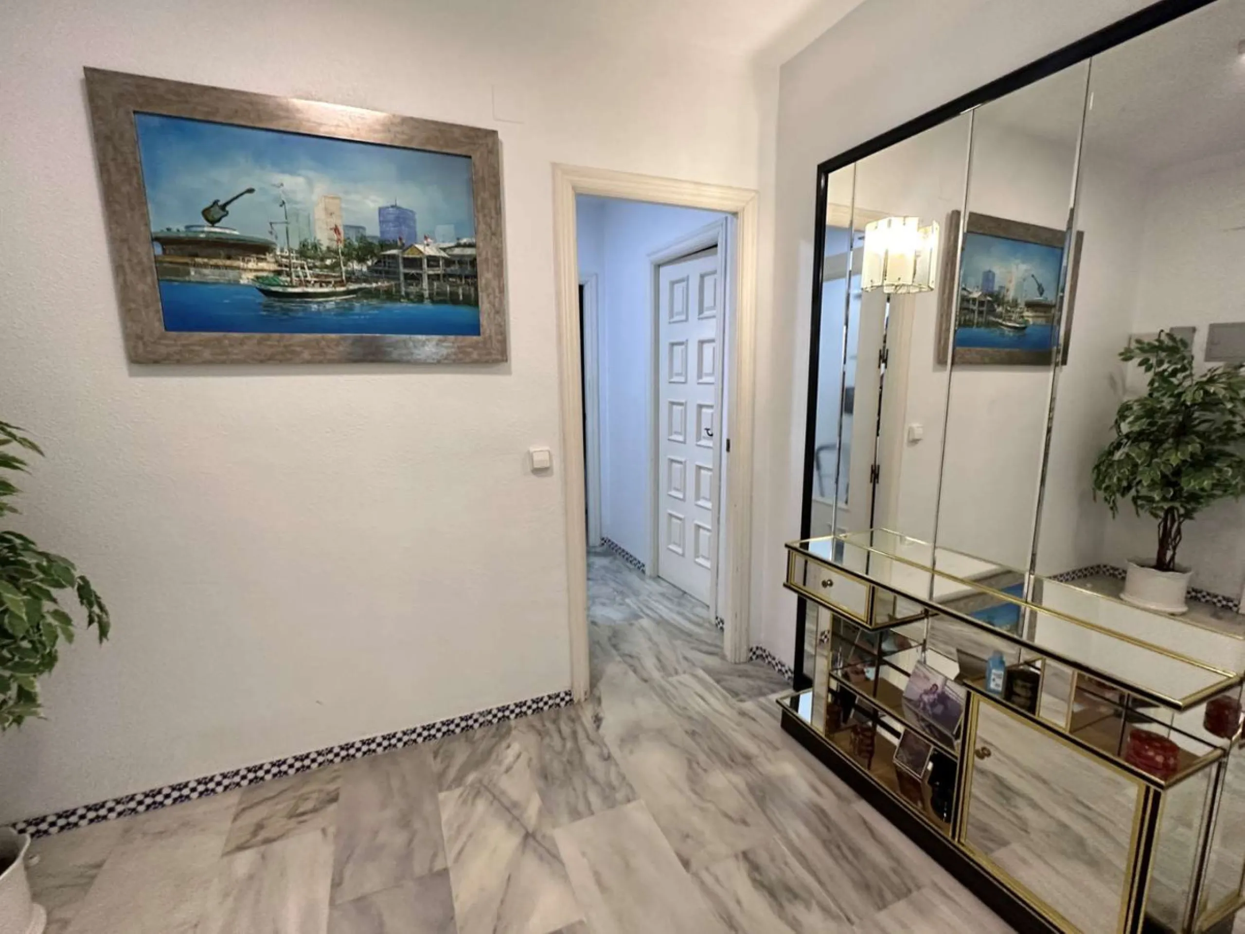 Apartment - Penthouse в продаже в Fuengirola, Málaga. В доме 3 спален и 2 ванных комнат. Площадь дома 135 м²