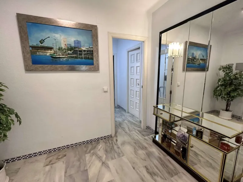 Apartment - Penthouse в продаже в Fuengirola, Málaga. В доме 3 спален и 2 ванных комнат. Площадь дома 135 м²