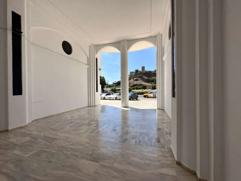 Apartment - Penthouse в продаже в Fuengirola, Málaga. В доме 3 спален и 2 ванных комнат. Площадь дома 135 м²