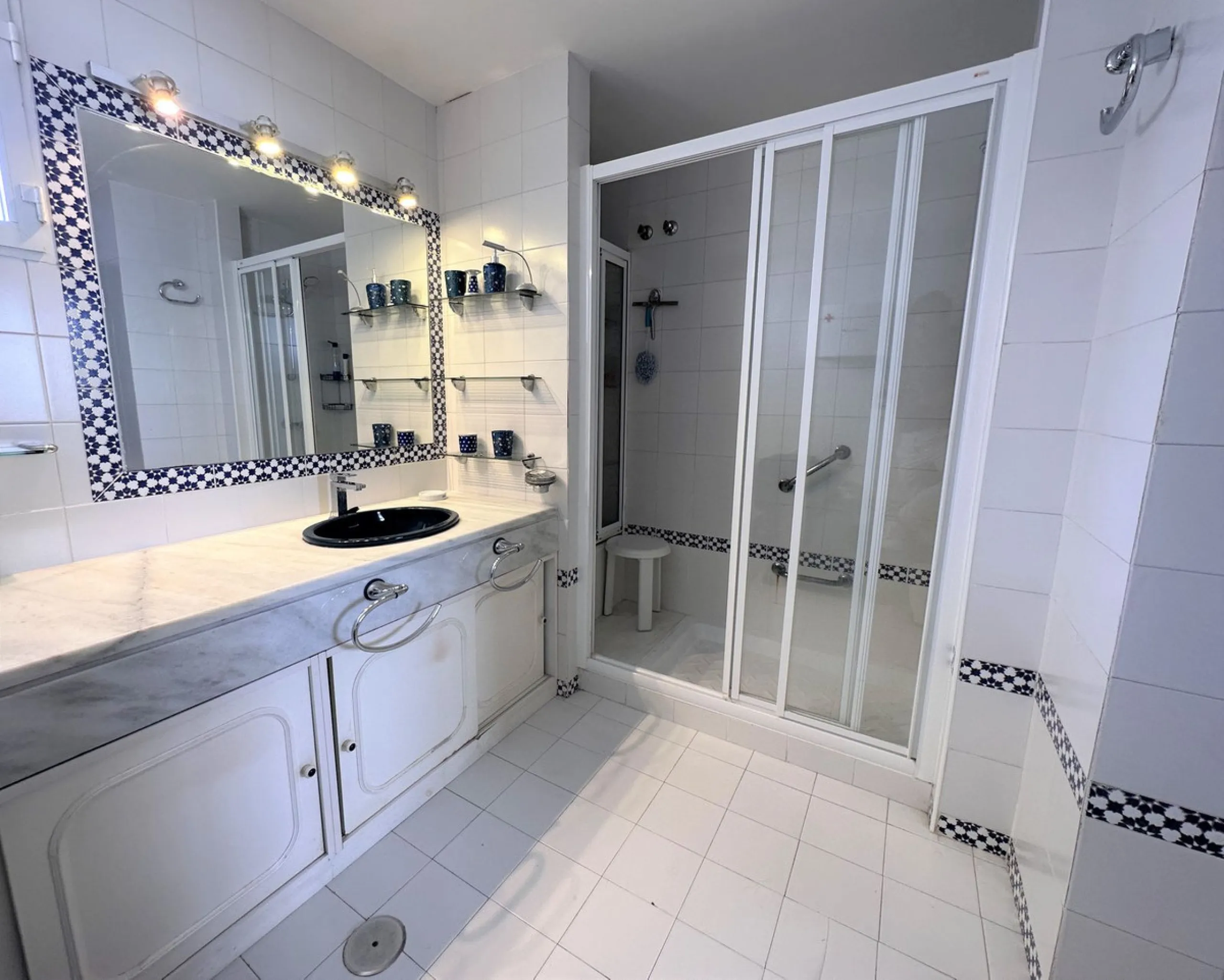 Apartment - Penthouse в продаже в Fuengirola, Málaga. В доме 3 спален и 2 ванных комнат. Площадь дома 135 м²