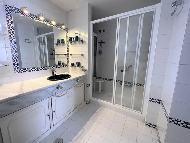 Apartment - Penthouse в продаже в Fuengirola, Málaga. В доме 3 спален и 2 ванных комнат. Площадь дома 135 м²