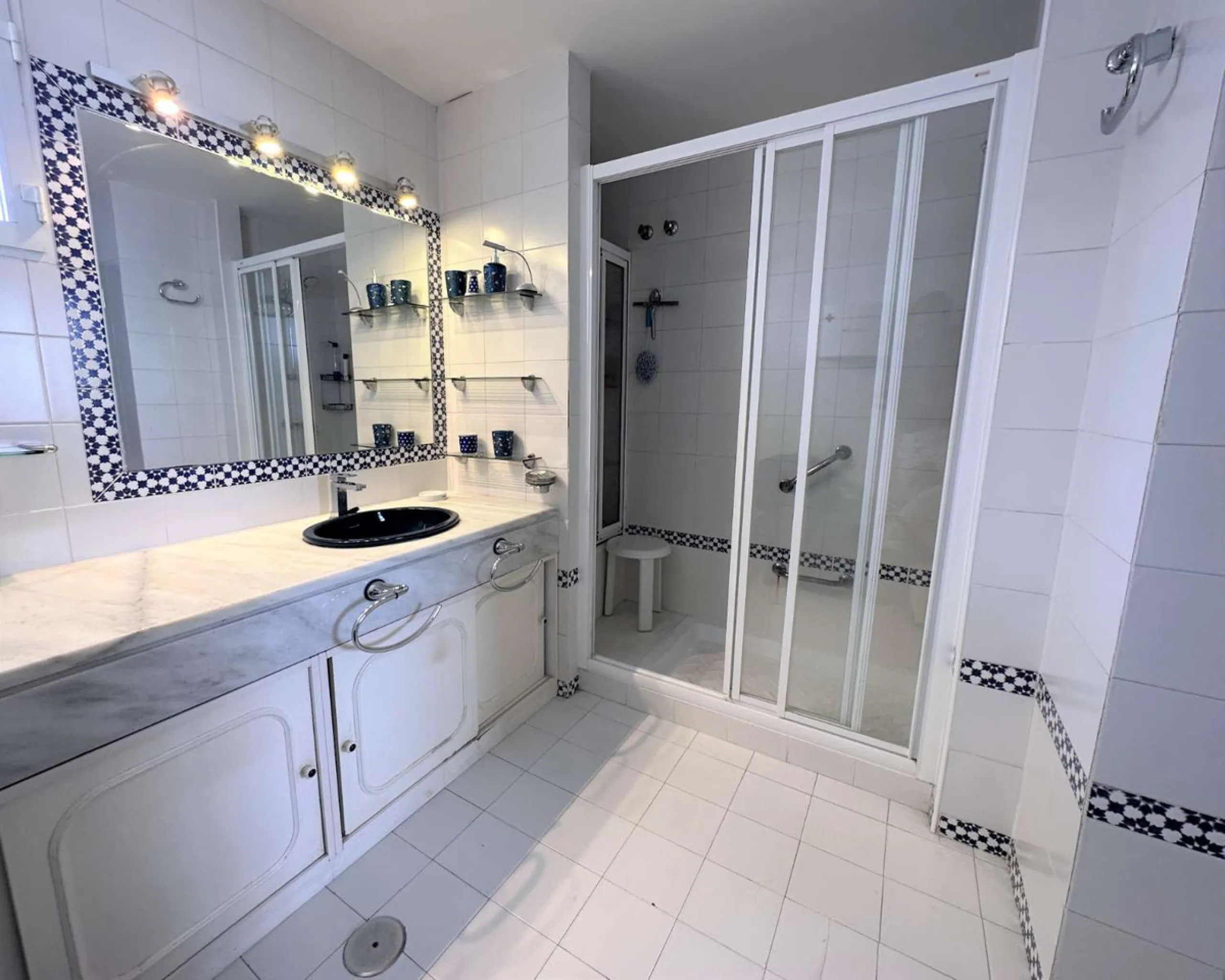 Apartment - Penthouse в продаже в Fuengirola, Málaga. В доме 3 спален и 2 ванных комнат. Площадь дома 135 м²