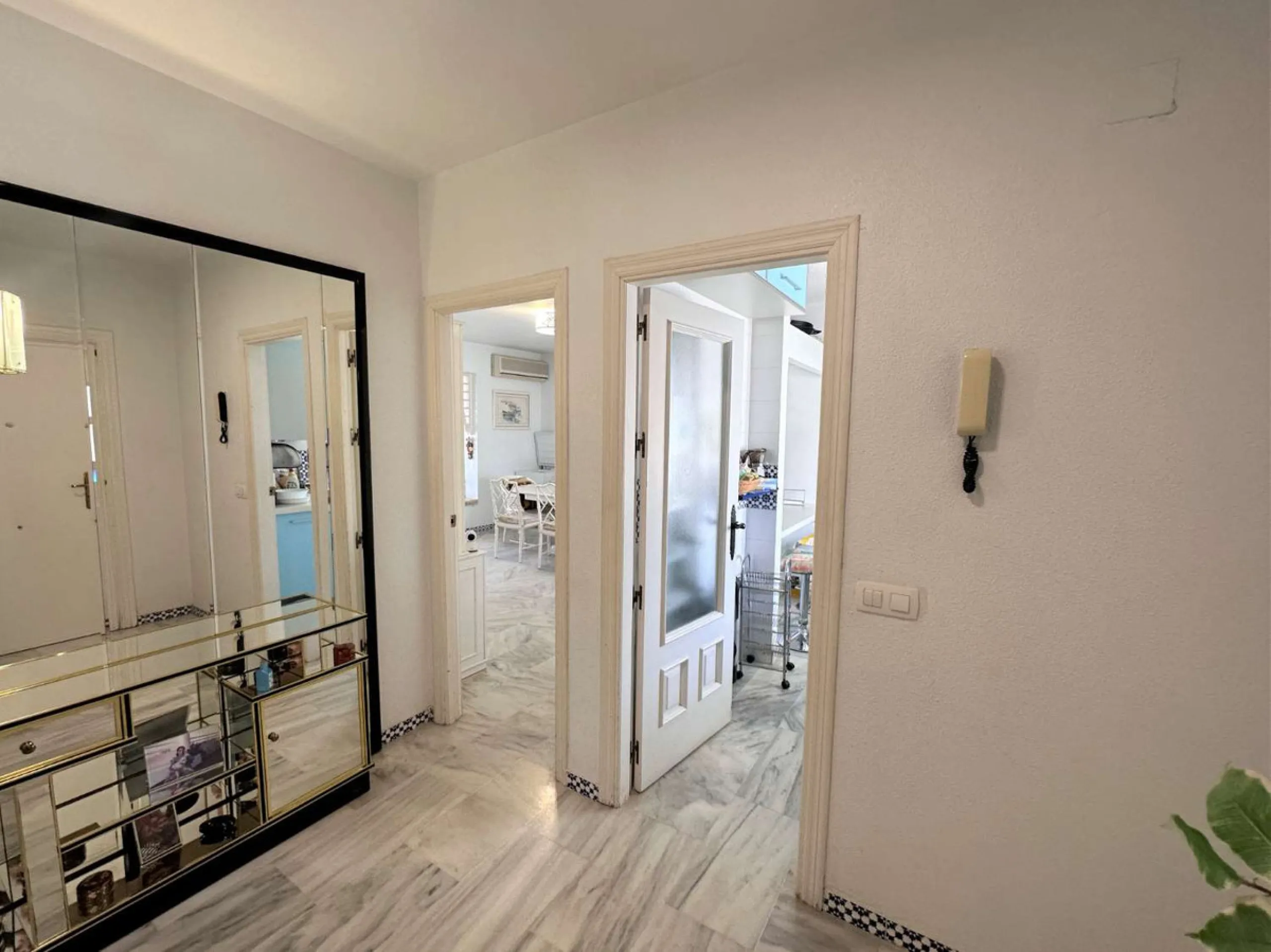 Apartment - Penthouse в продаже в Fuengirola, Málaga. В доме 3 спален и 2 ванных комнат. Площадь дома 135 м²