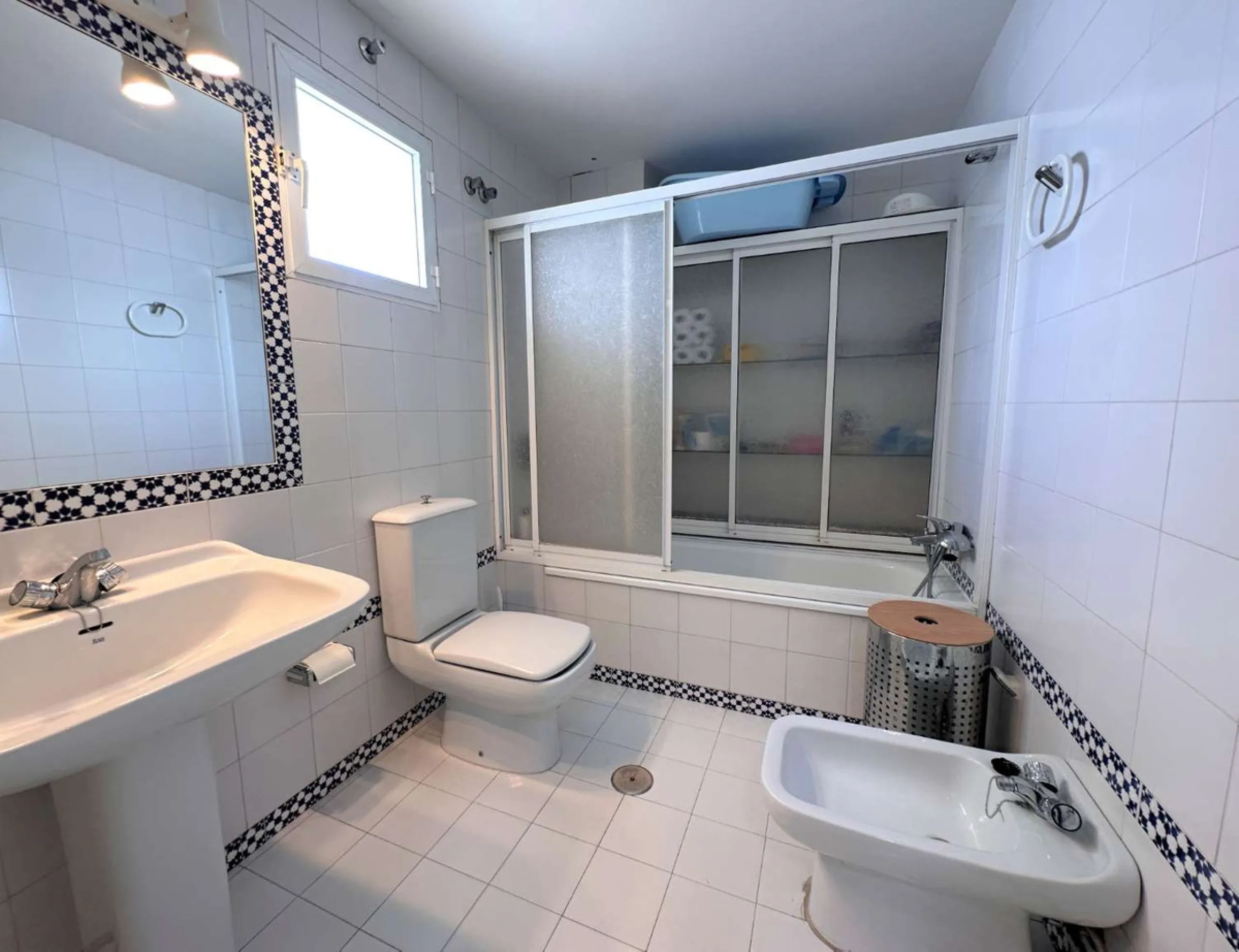 Apartment - Penthouse в продаже в Fuengirola, Málaga. В доме 3 спален и 2 ванных комнат. Площадь дома 135 м²
