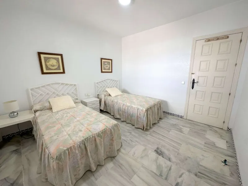 Apartment - Penthouse в продаже в Fuengirola, Málaga. В доме 3 спален и 2 ванных комнат. Площадь дома 135 м²