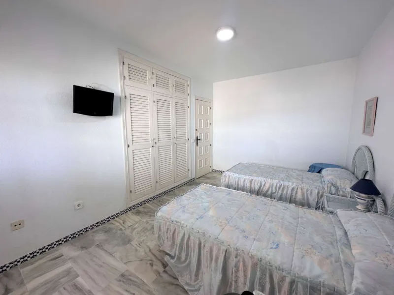 Apartment - Penthouse в продаже в Fuengirola, Málaga. В доме 3 спален и 2 ванных комнат. Площадь дома 135 м²