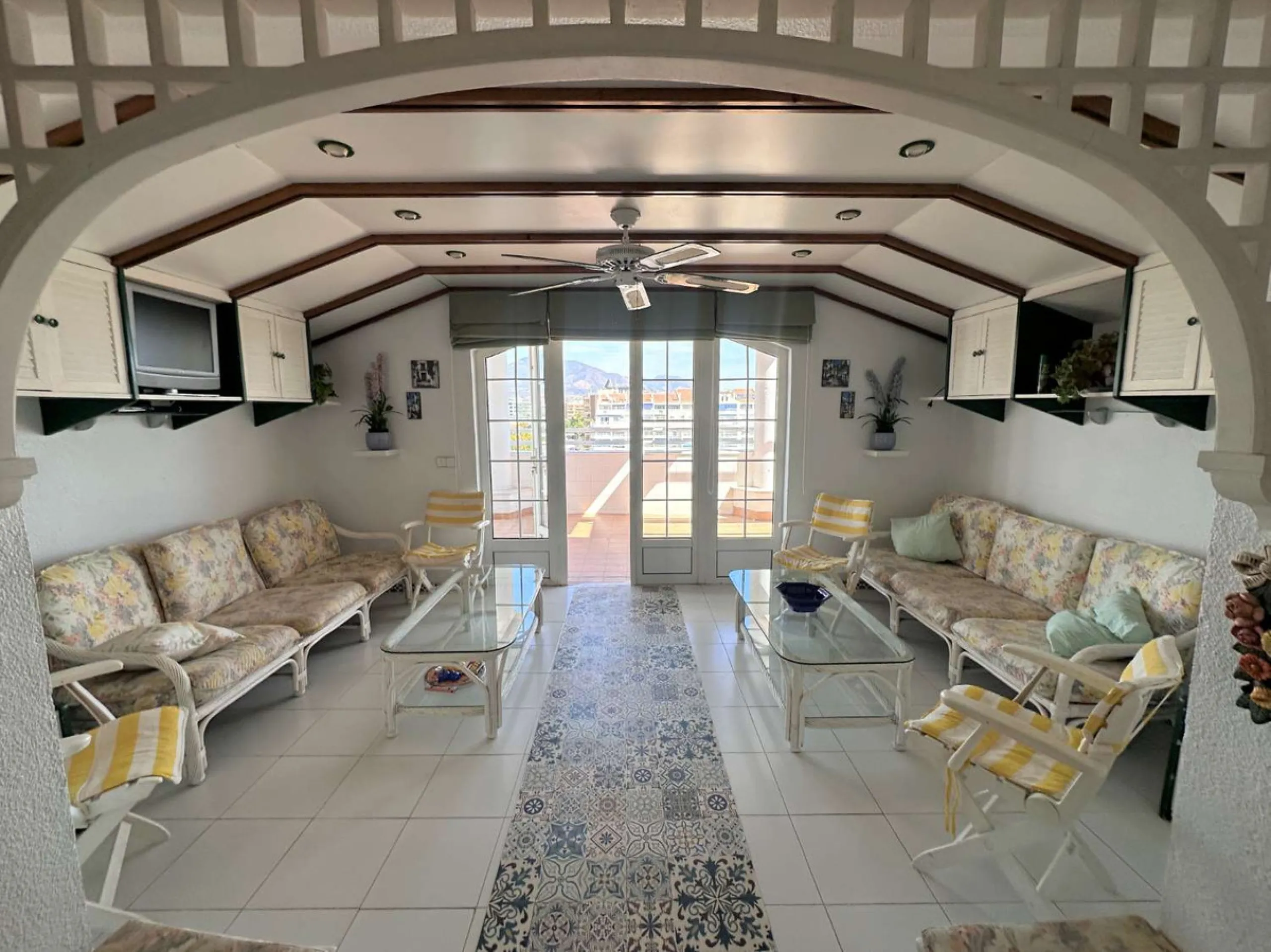 Apartment - Penthouse в продаже в Fuengirola, Málaga. В доме 3 спален и 2 ванных комнат. Площадь дома 135 м²