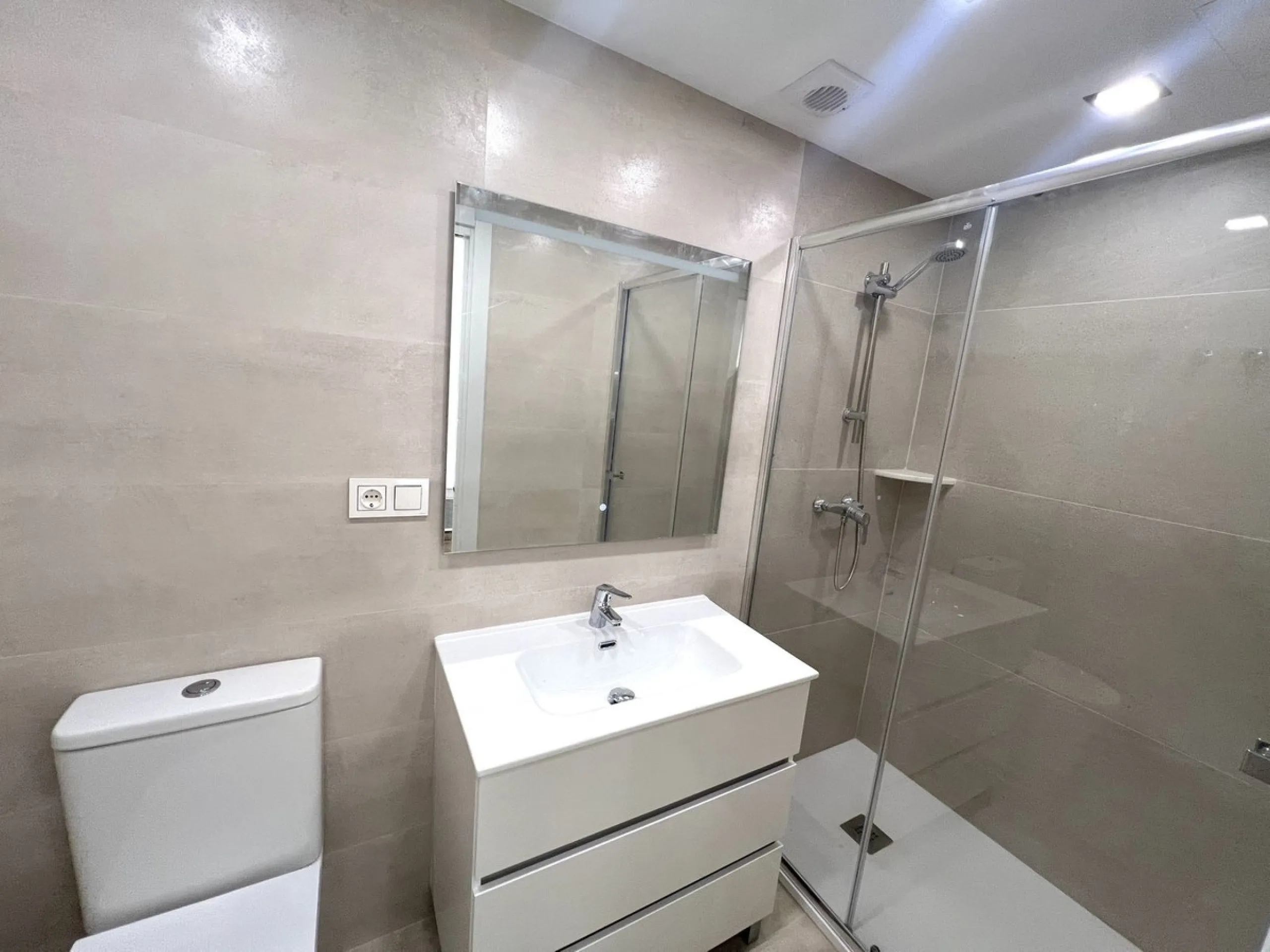 Apartment - Ground Floor Apartment в продаже в Marbella, Málaga. В доме 2 спален и 2 ванных комнат. Площадь дома 110 м²
