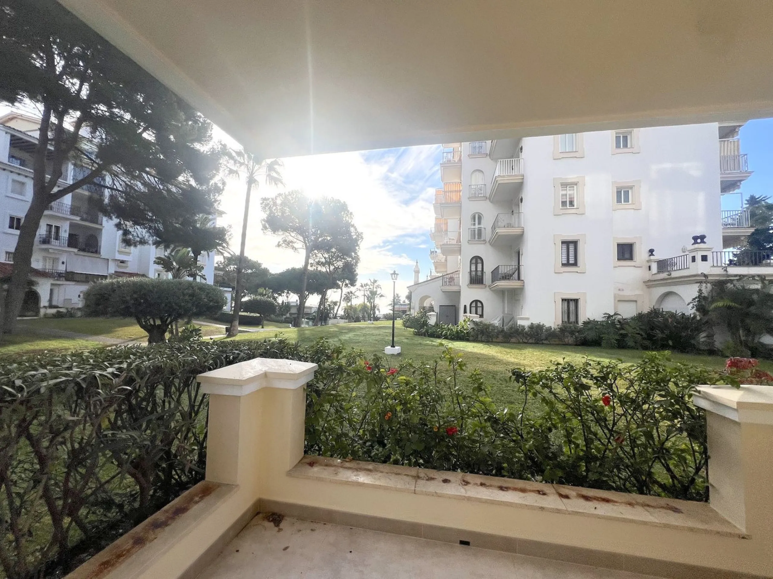 Apartment - Ground Floor Apartment в продаже в Marbella, Málaga. В доме 2 спален и 2 ванных комнат. Площадь дома 110 м²