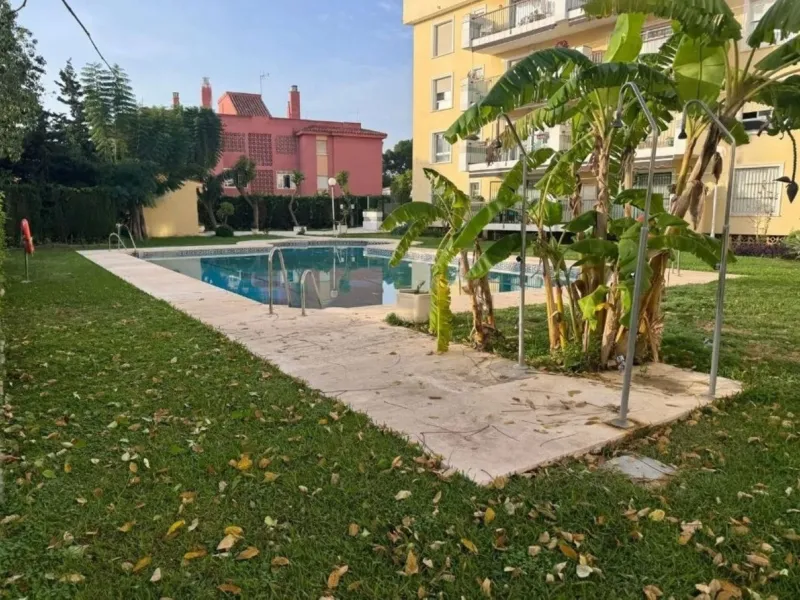 Apartment - Duplex в продаже в Torremolinos, Málaga. В доме 3 спален и 3 ванных комнат. Площадь дома 303 м²