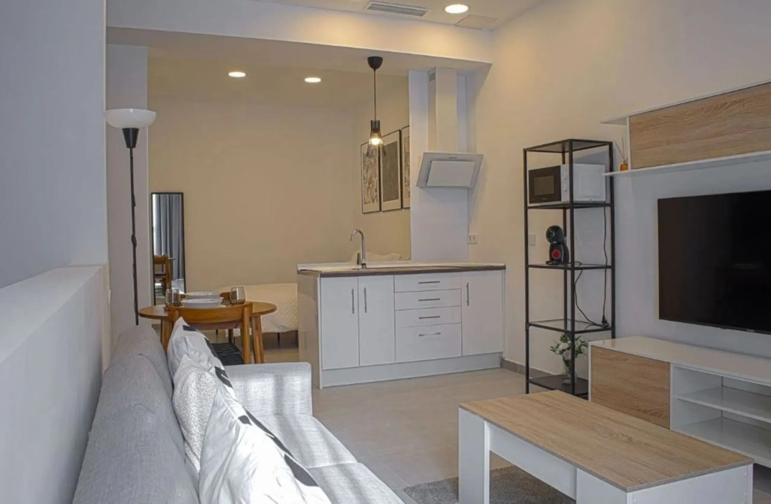 Apartment - Duplex в продаже в Torremolinos, Málaga. В доме 3 спален и 3 ванных комнат. Площадь дома 303 м²