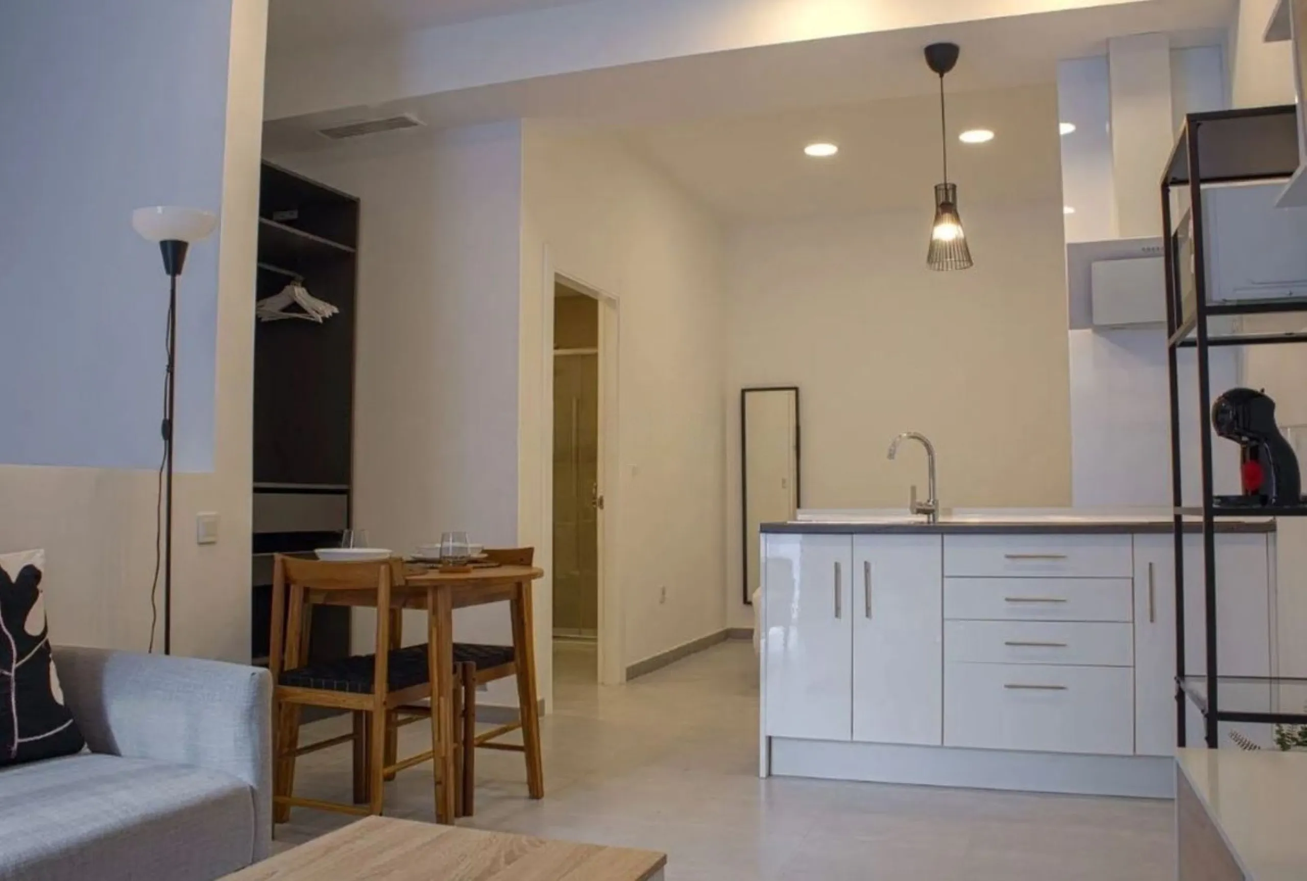 Apartment - Duplex в продаже в Torremolinos, Málaga. В доме 3 спален и 3 ванных комнат. Площадь дома 303 м²