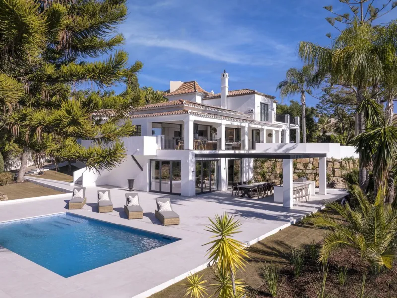 This fantastic totally reformed villa is situated in the