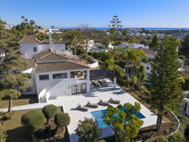 This fantastic totally reformed villa is situated in the