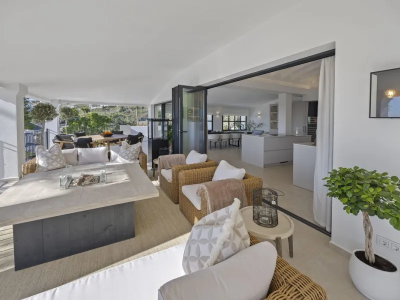This fantastic totally reformed villa is situated in the