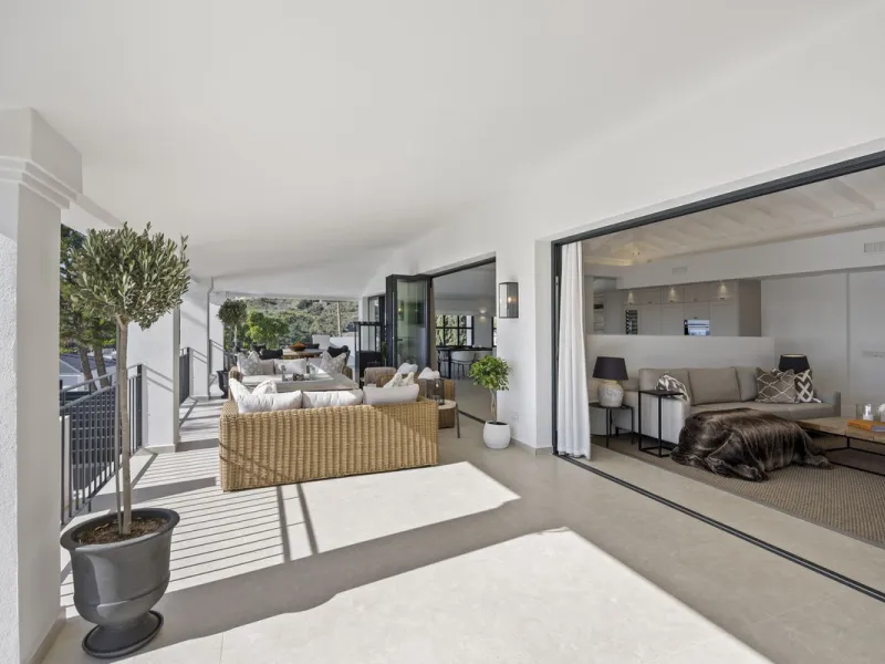 This fantastic totally reformed villa is situated in the