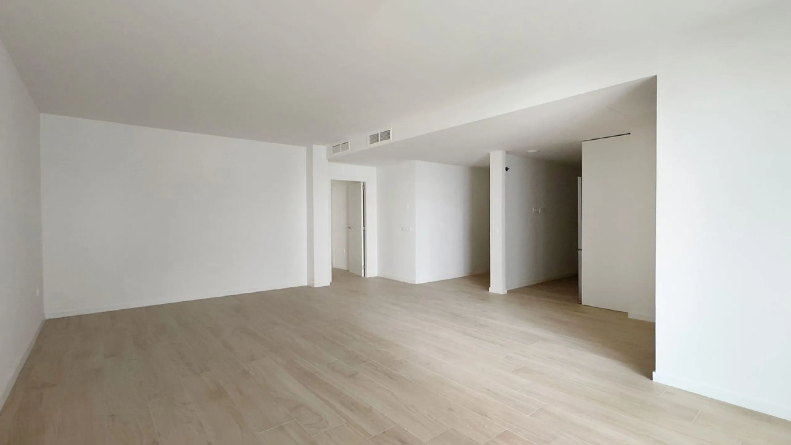We present you this interesting newly built 3-bedroom apartment in one of the fastest growing areas
