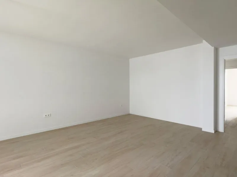 We present you this interesting newly built 3-bedroom apartment in one of the fastest growing areas