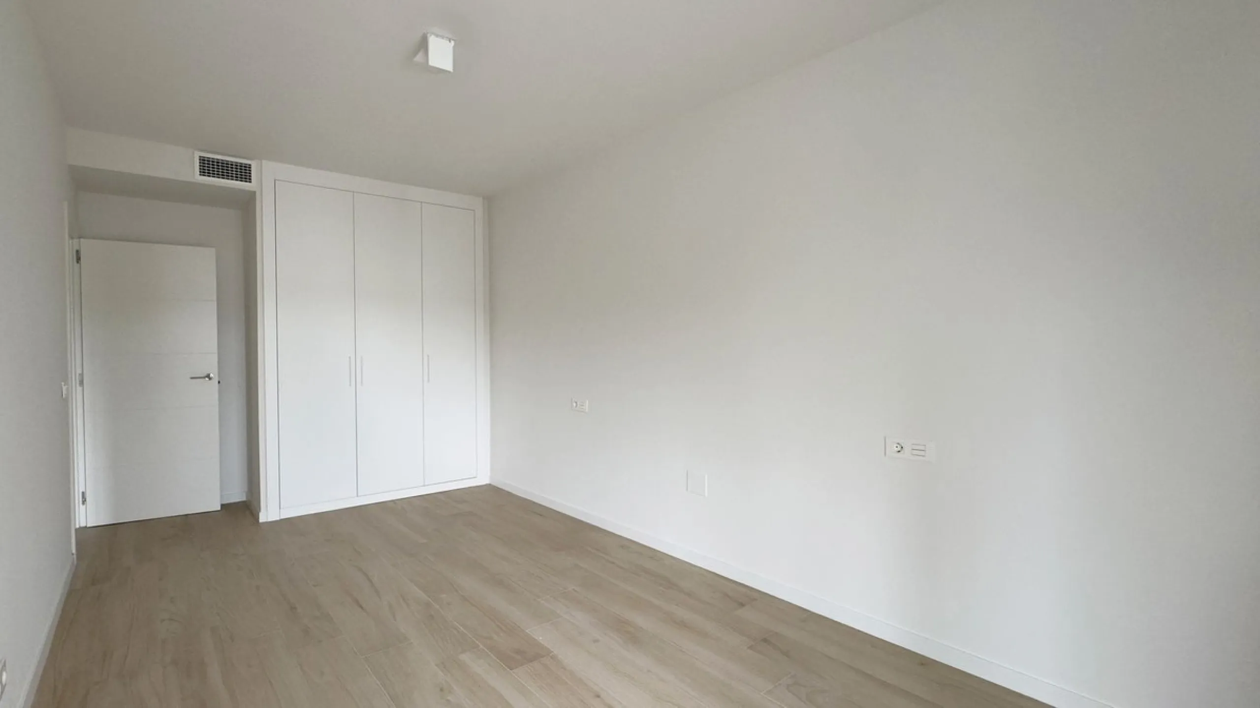 We present you this interesting newly built 3-bedroom apartment in one of the fastest growing areas