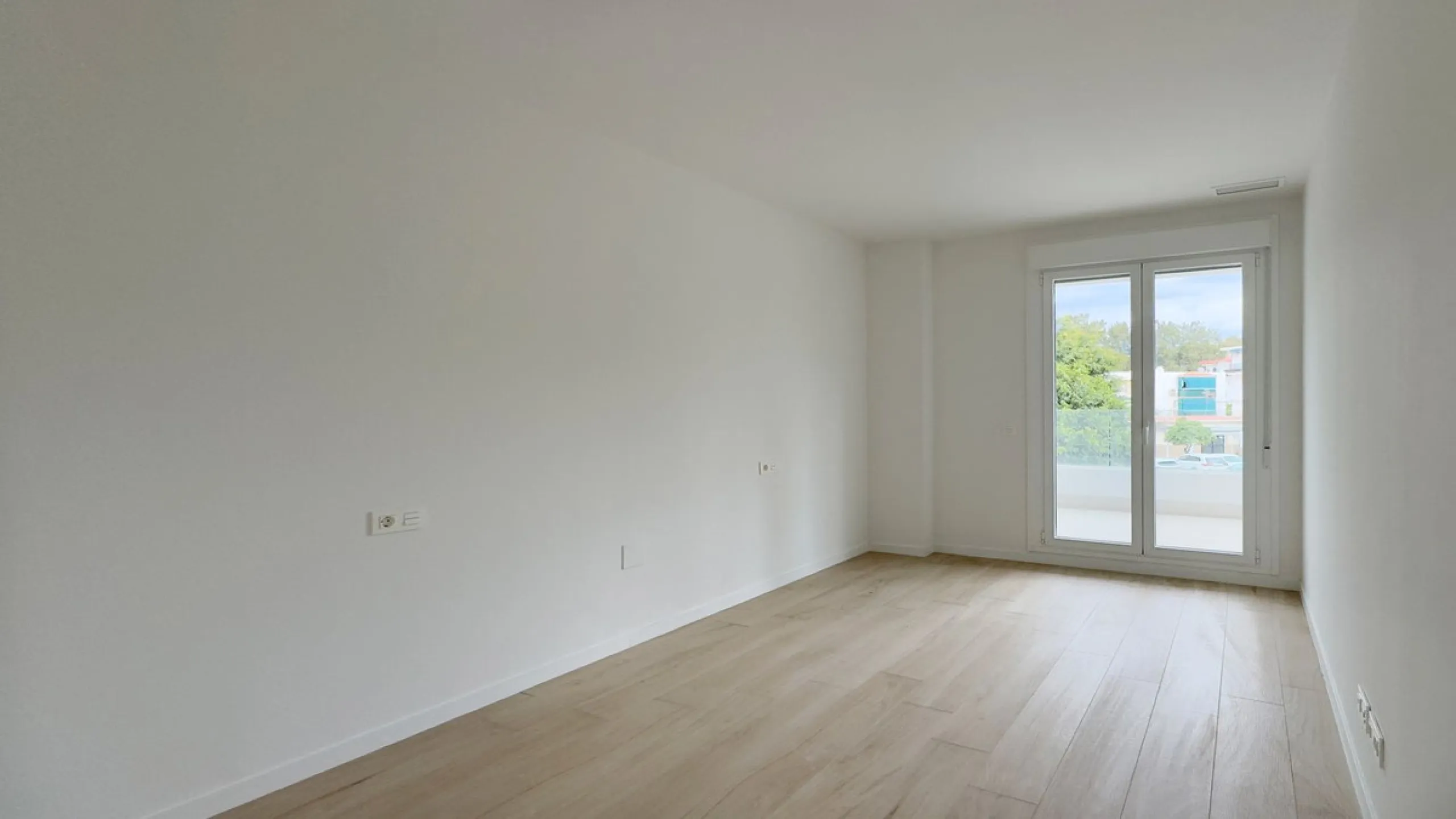 We present you this interesting newly built 3-bedroom apartment in one of the fastest growing areas