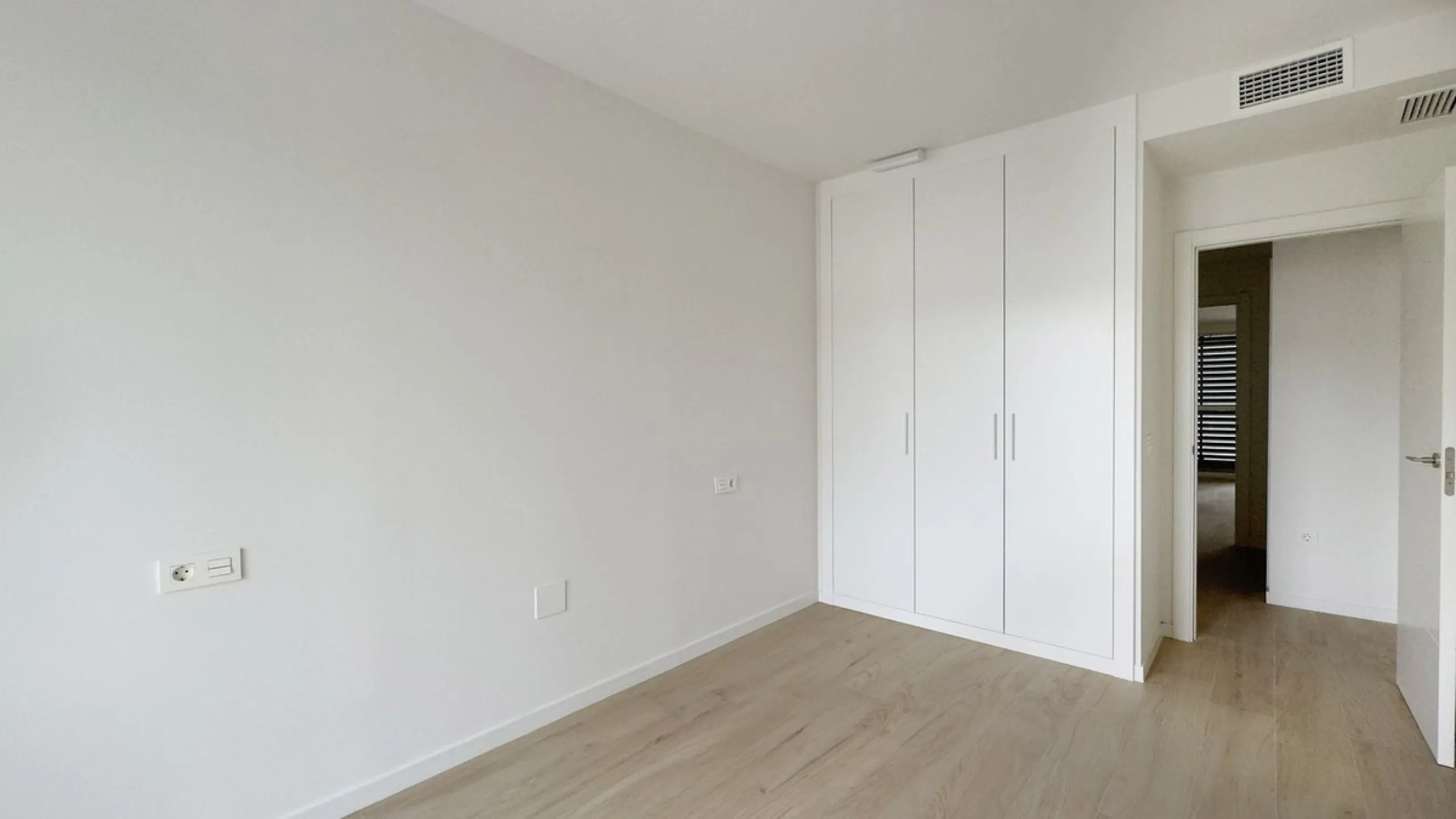 We present you this interesting newly built 3-bedroom apartment in one of the fastest growing areas