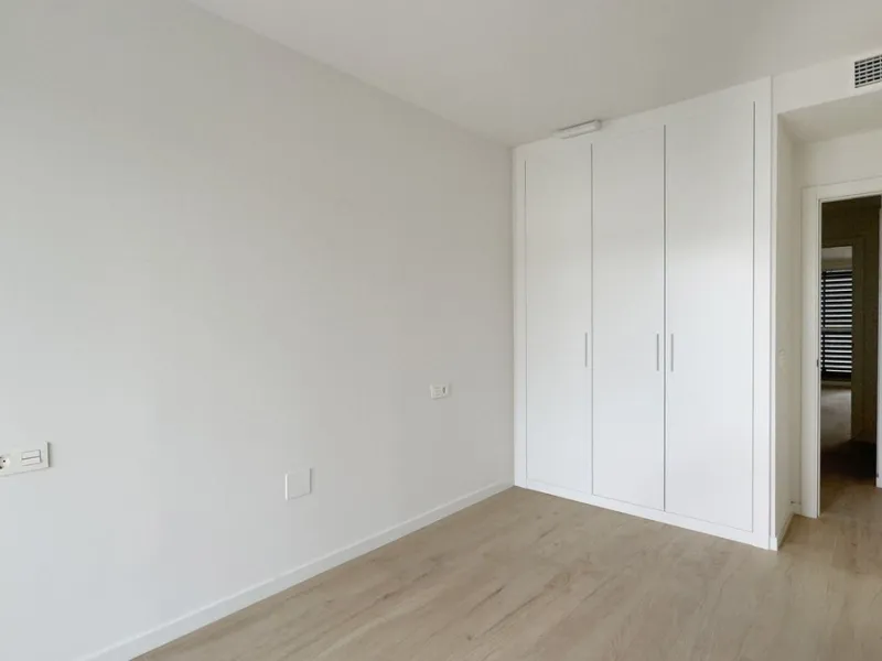 We present you this interesting newly built 3-bedroom apartment in one of the fastest growing areas