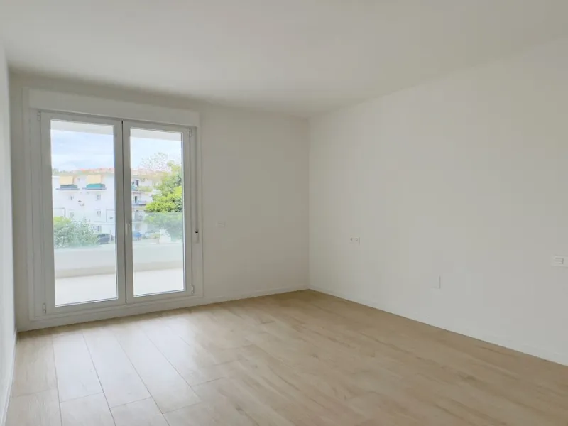 We present you this interesting newly built 3-bedroom apartment in one of the fastest growing areas