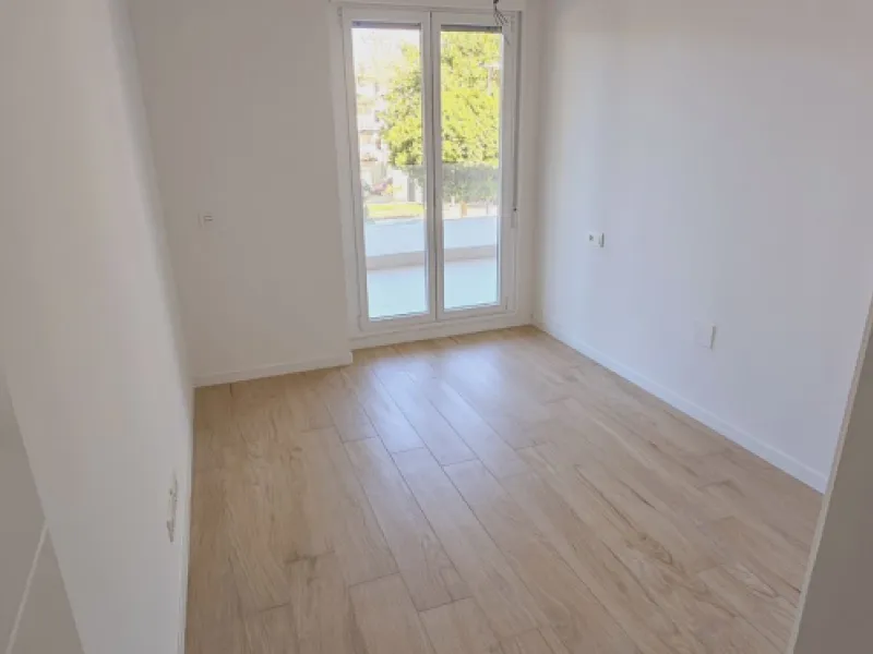 We present you this interesting newly built 3-bedroom apartment in one of the fastest growing areas
