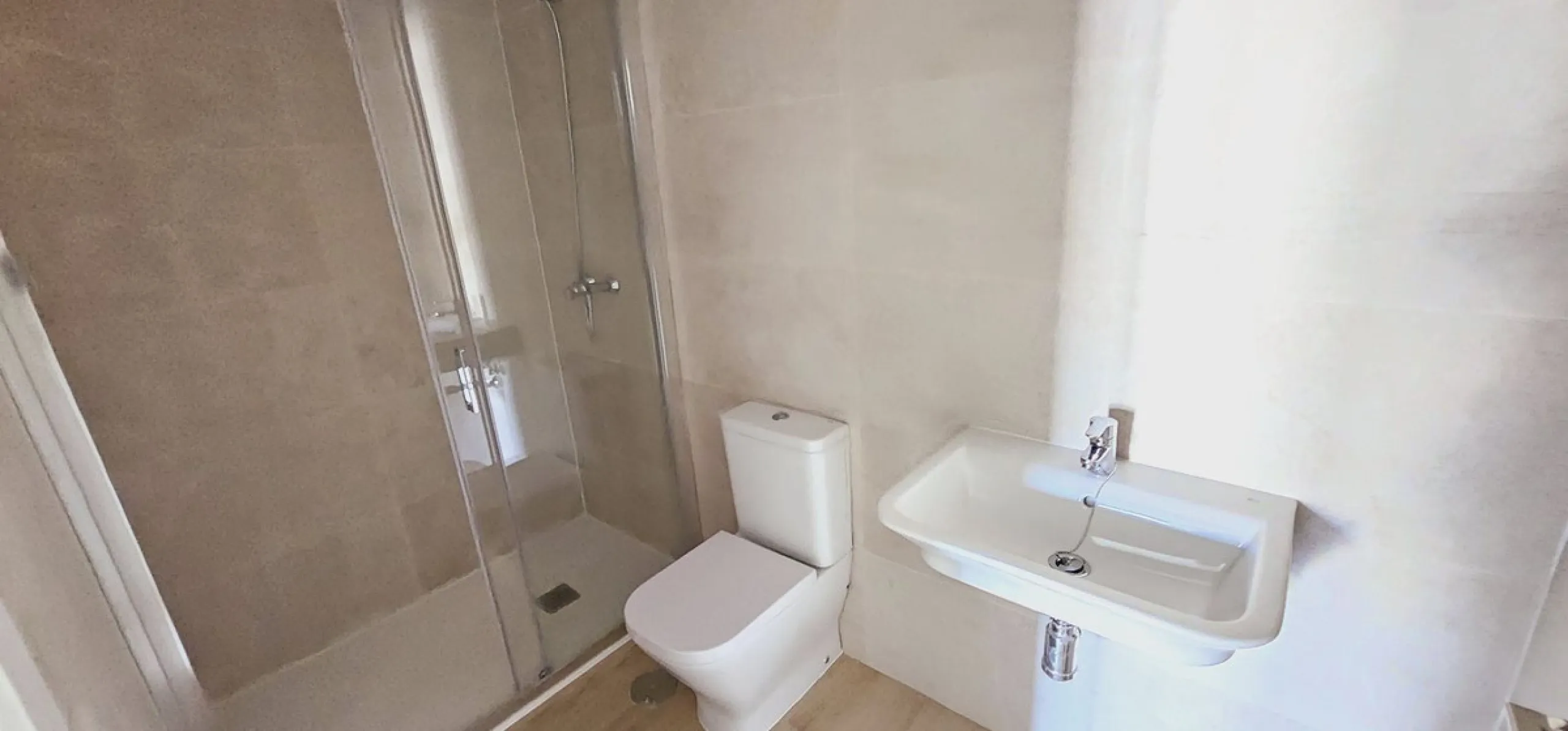 We present you this interesting newly built 3-bedroom apartment in one of the fastest growing areas