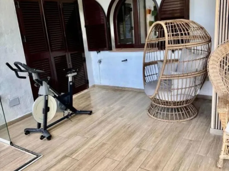 This elegant two-bedroom, two-bathroom apartment is just 5 minutes from the beautiful beaches of Bahia de Casares and offers you a lifestyle of tranquility and comfort. The apartment is located in Residencial Mirabella within the prestigious Dona Julia Go