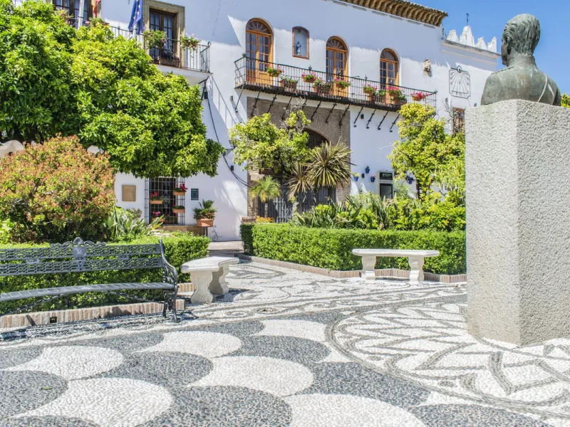 OPPORTUNITY NEXT TO THE BEACH AND THE OLD TOWN