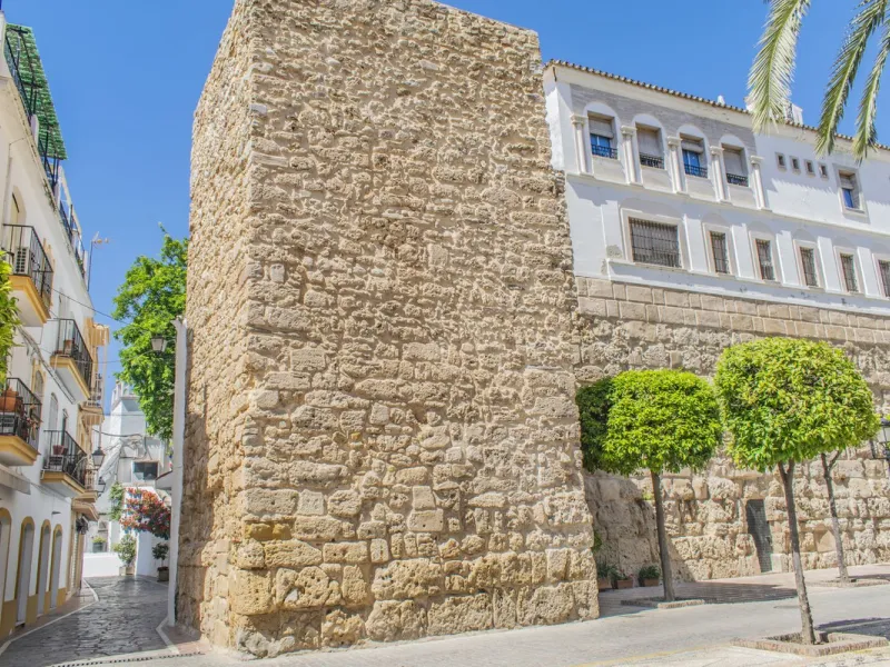OPPORTUNITY NEXT TO THE BEACH AND THE OLD TOWN