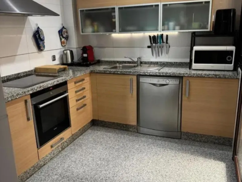 This elegant two-bedroom, two-bathroom apartment is just 5 minutes from the beautiful beaches of Bahia de Casares and offers you a lifestyle of tranquility and comfort. The apartment is located in Residencial Mirabella within the prestigious Dona Julia Go