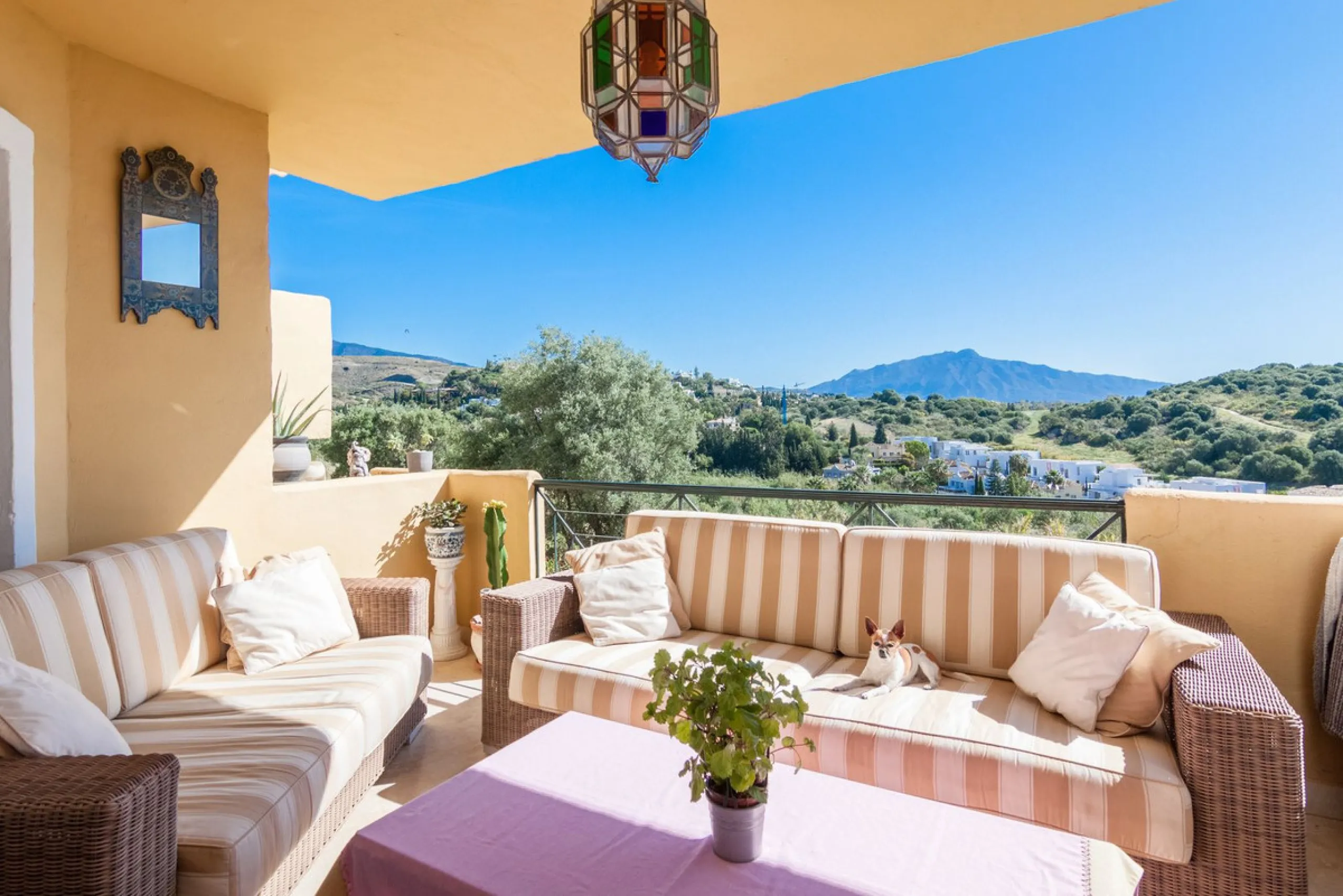 Welcome to this delightful apartment located in the serene urbanization of Bel-Air, Estepona. Offering breathtaking sea and mountain views, this cozy residence is the perfect retreat for those seeking tranquility and comfort.