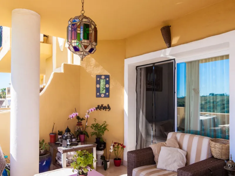 Welcome to this delightful apartment located in the serene urbanization of Bel-Air, Estepona. Offering breathtaking sea and mountain views, this cozy residence is the perfect retreat for those seeking tranquility and comfort.