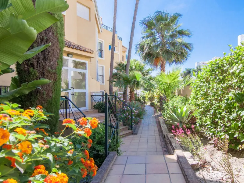 Welcome to this delightful apartment located in the serene urbanization of Bel-Air, Estepona. Offering breathtaking sea and mountain views, this cozy residence is the perfect retreat for those seeking tranquility and comfort.