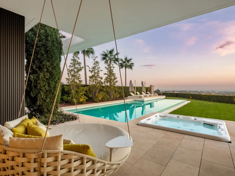 Designervilla mit Meerblick und privatem Spa in La Quinta, Benahavís
