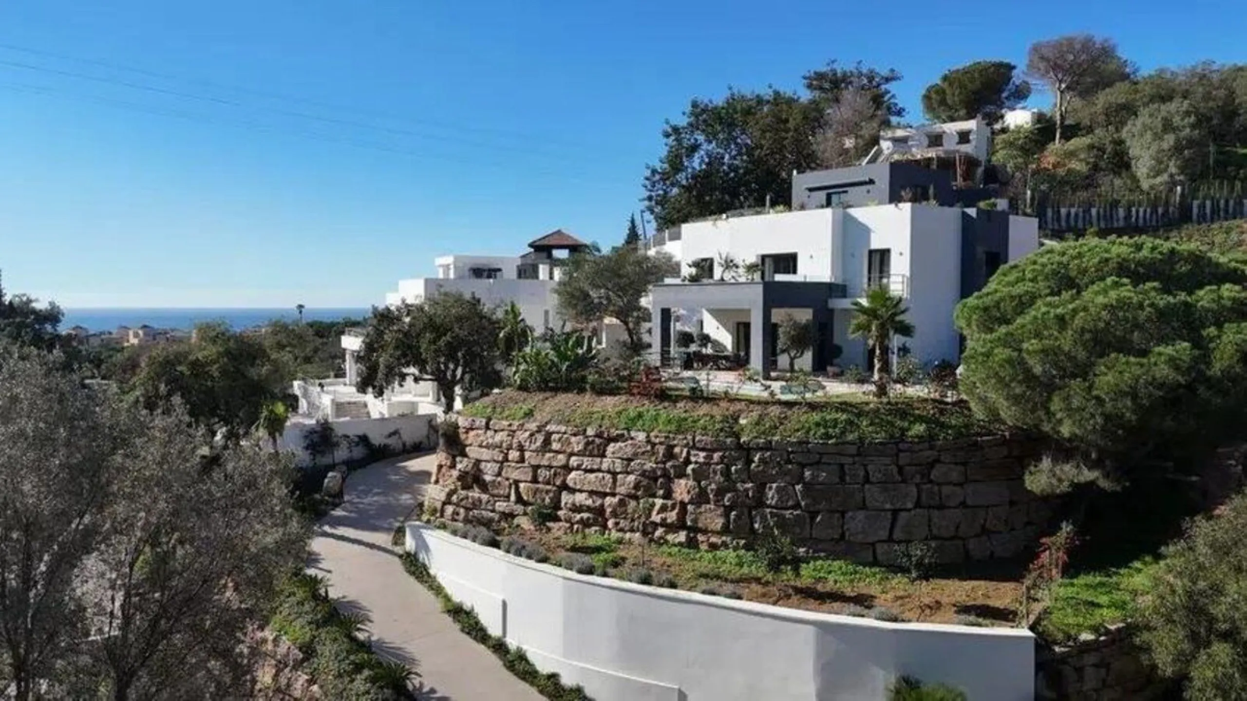 Magnificent villa with sea views in Elviria.