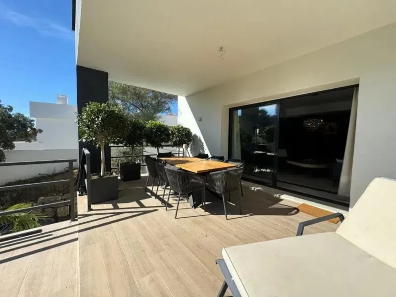 Magnificent villa with sea views in Elviria.