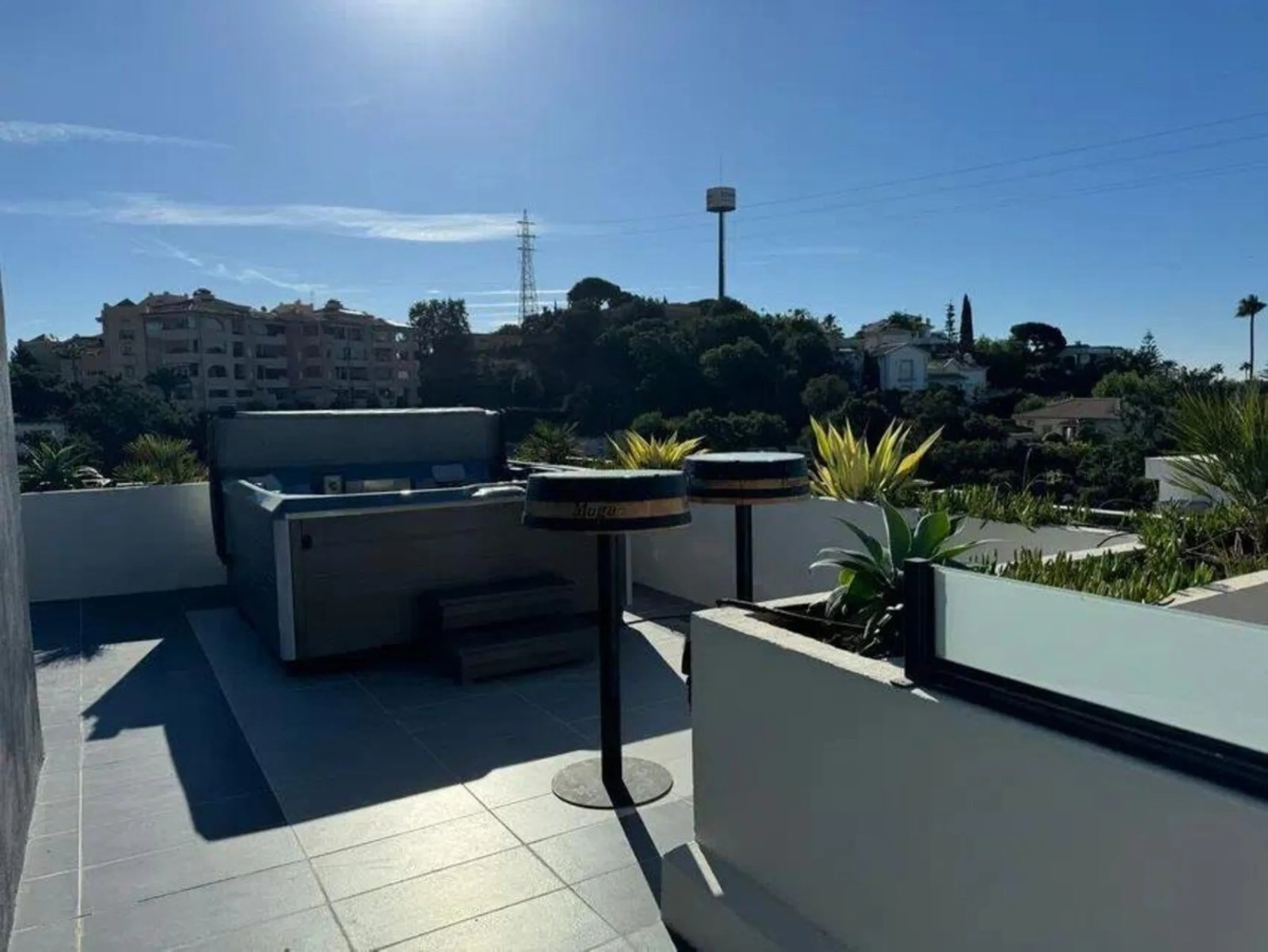 Magnificent villa with sea views in Elviria.